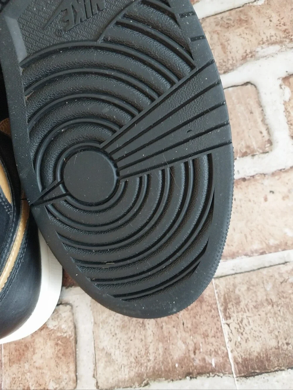 Pre-owned 2024 Jordan 1 Mid